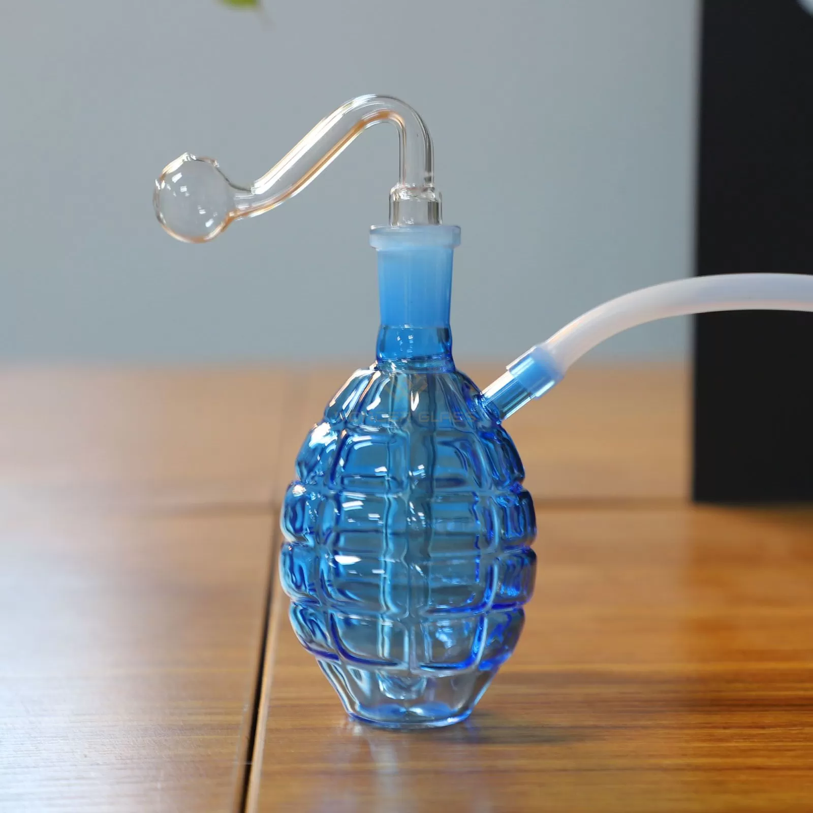 O367 hand grenade Oil Bowls Percolater Bubblers Water Pipes